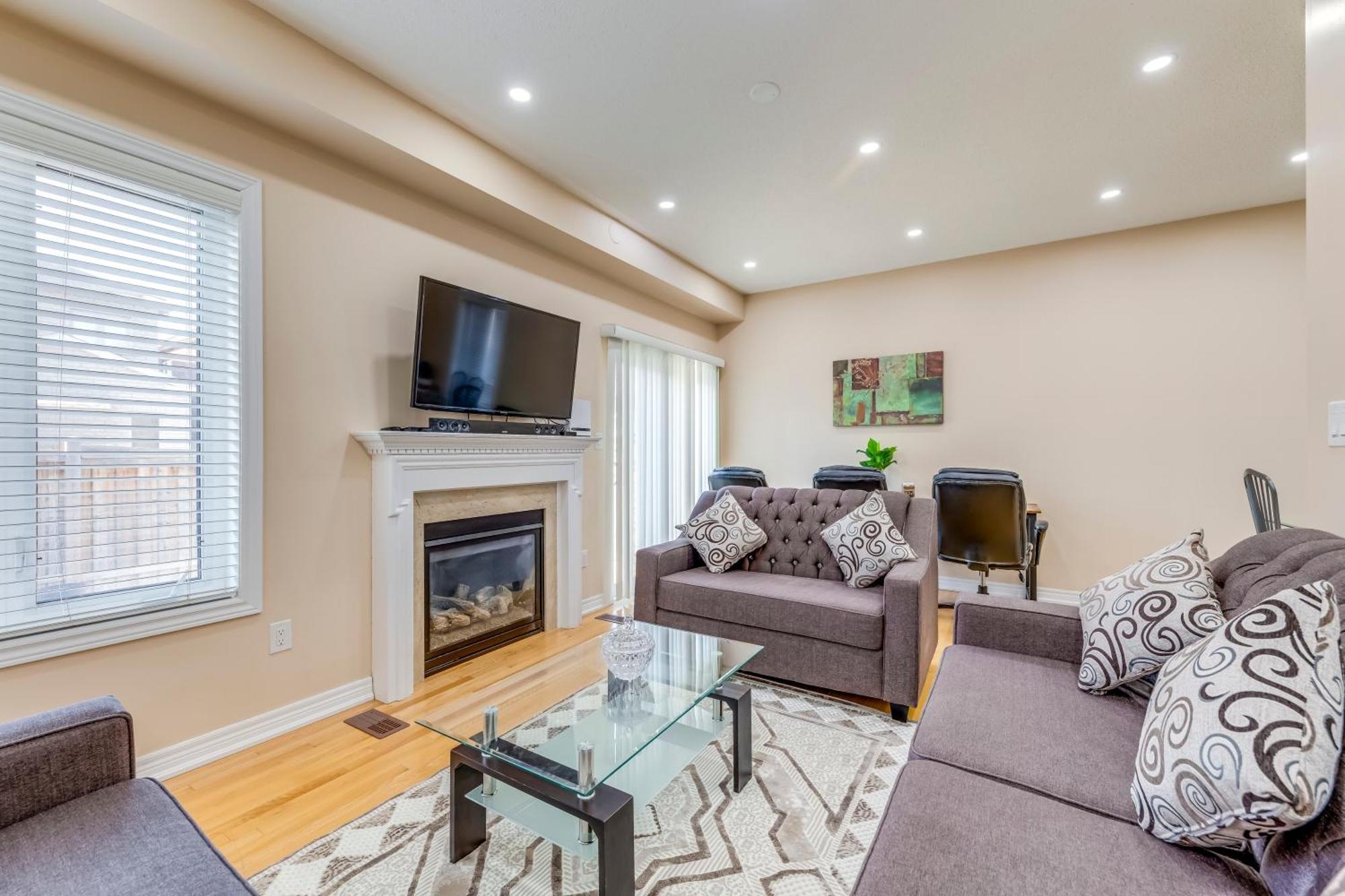 Avid Vacation Palace In Castlemore , Brampton Exterior photo